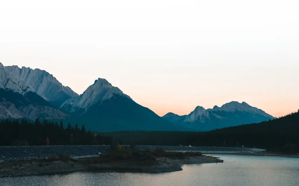 Mountains and a lake in Kananaskis Country