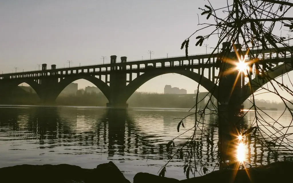Bridge over the South Saskatchewan River in Saskatoon